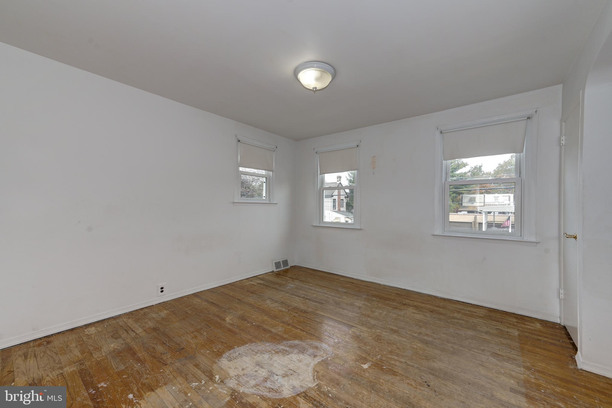 HOLMESBURG - Residential