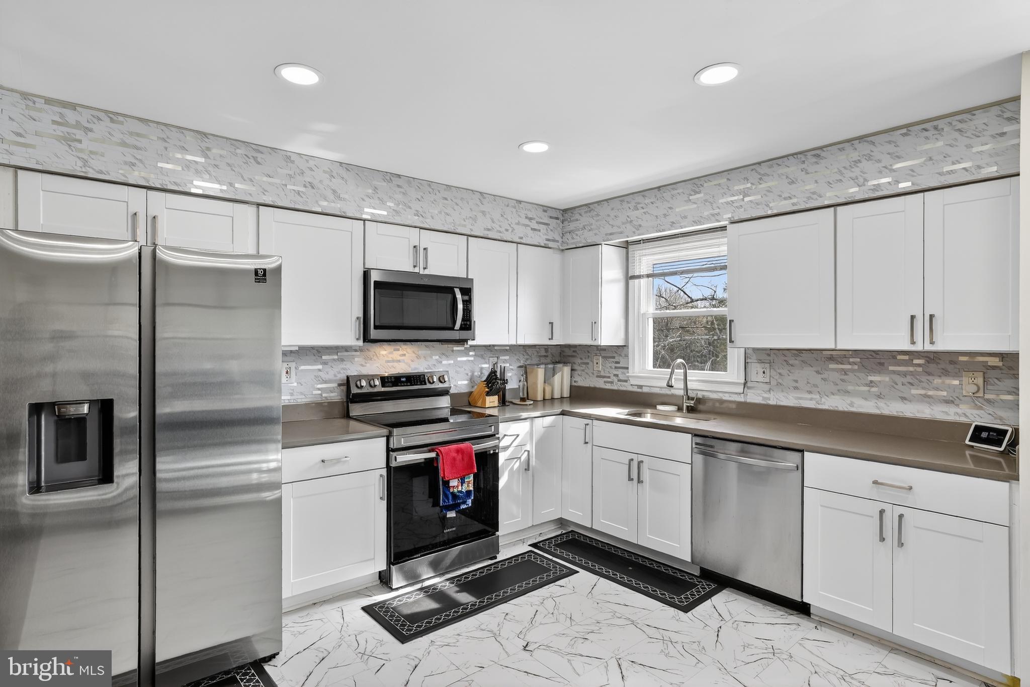 MARY-CATHERINE ESTATES - Residential