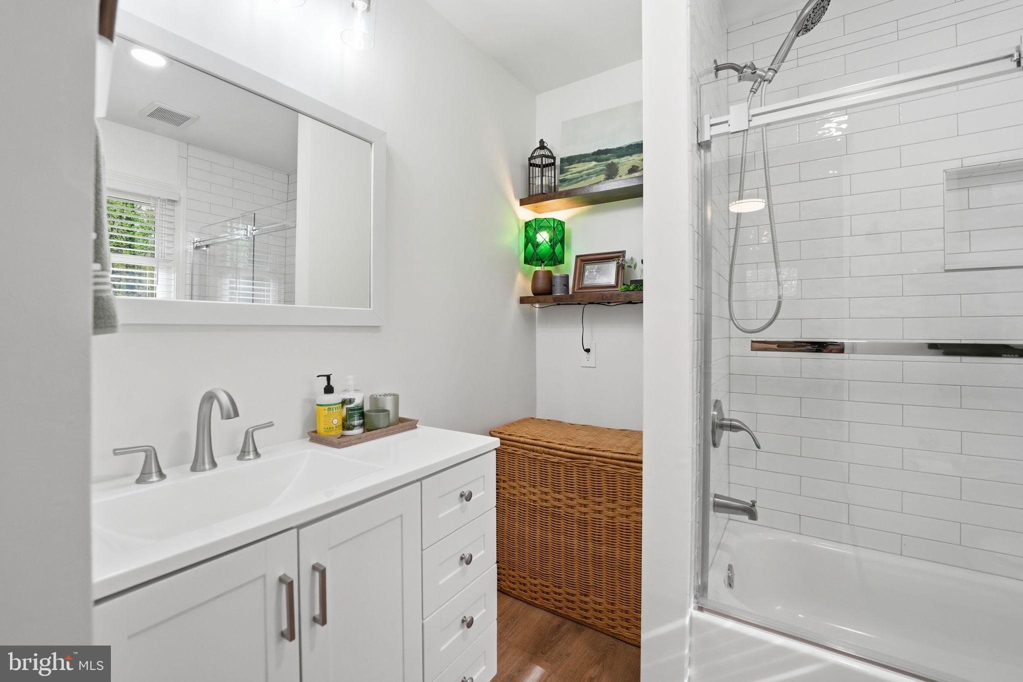 LAKE JACKSON - Residential