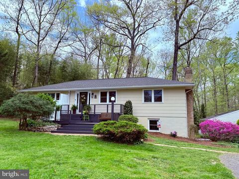 Photo of 10804 Lake Jackson Drive, MANASSAS, VA 20111 (MLS # VAPW2117168)