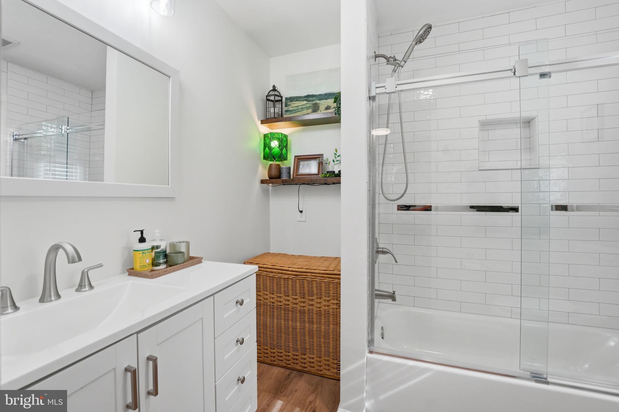 LAKE JACKSON - Residential