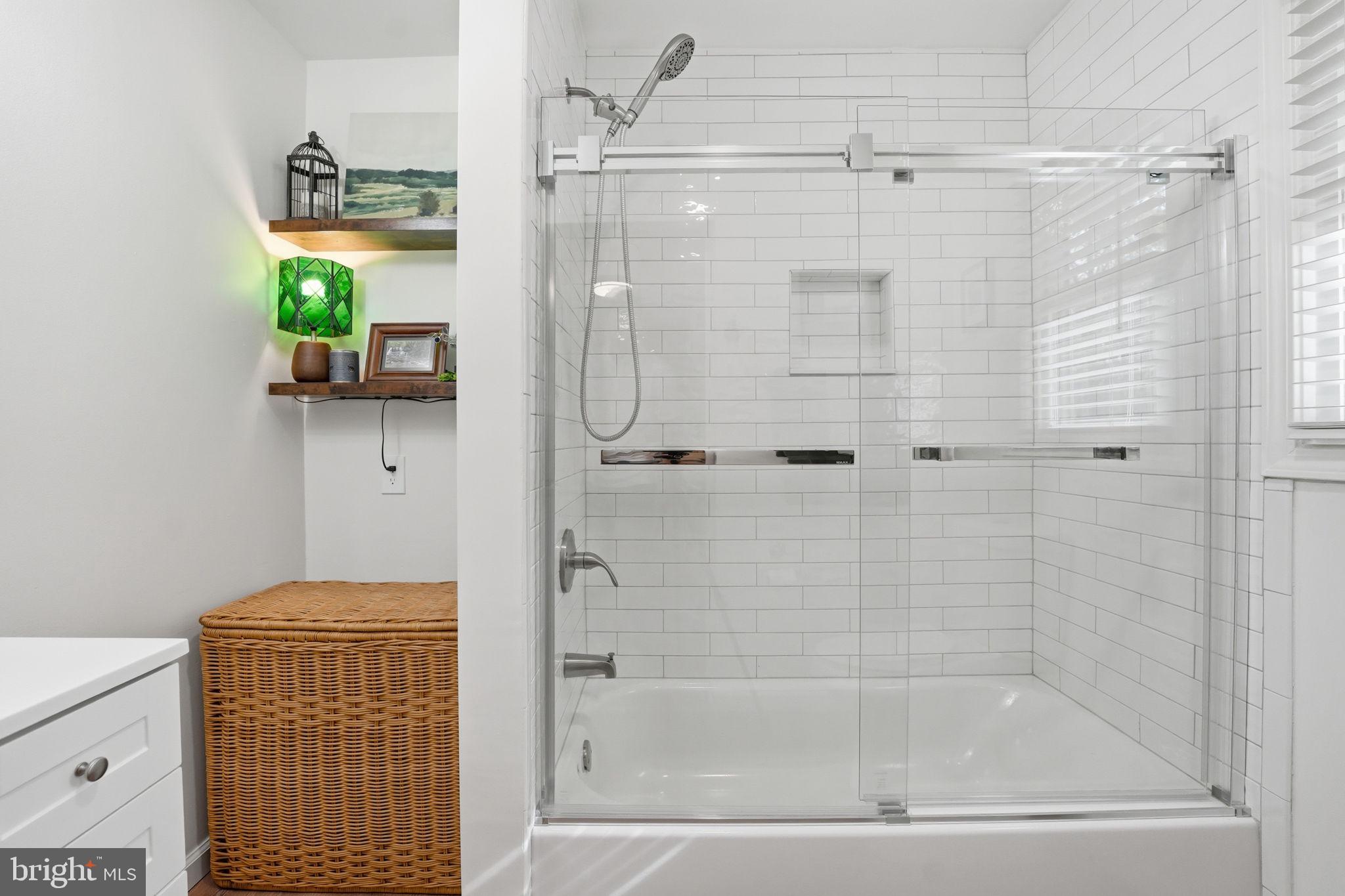 LAKE JACKSON - Residential