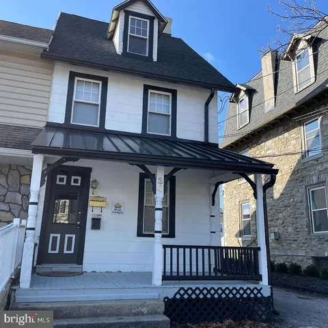 34 Darby Road Unit 2, Paoli, PA MLS: PACT2092500