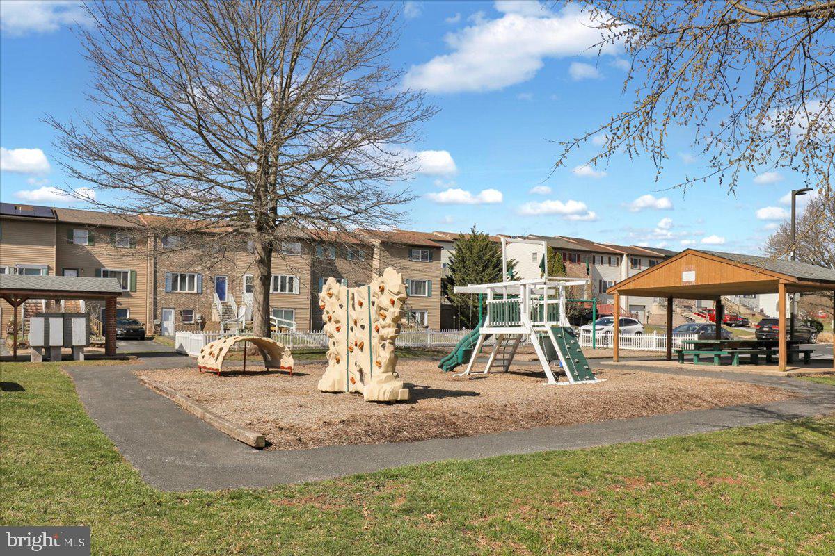 VALLEY GREEN - Residential