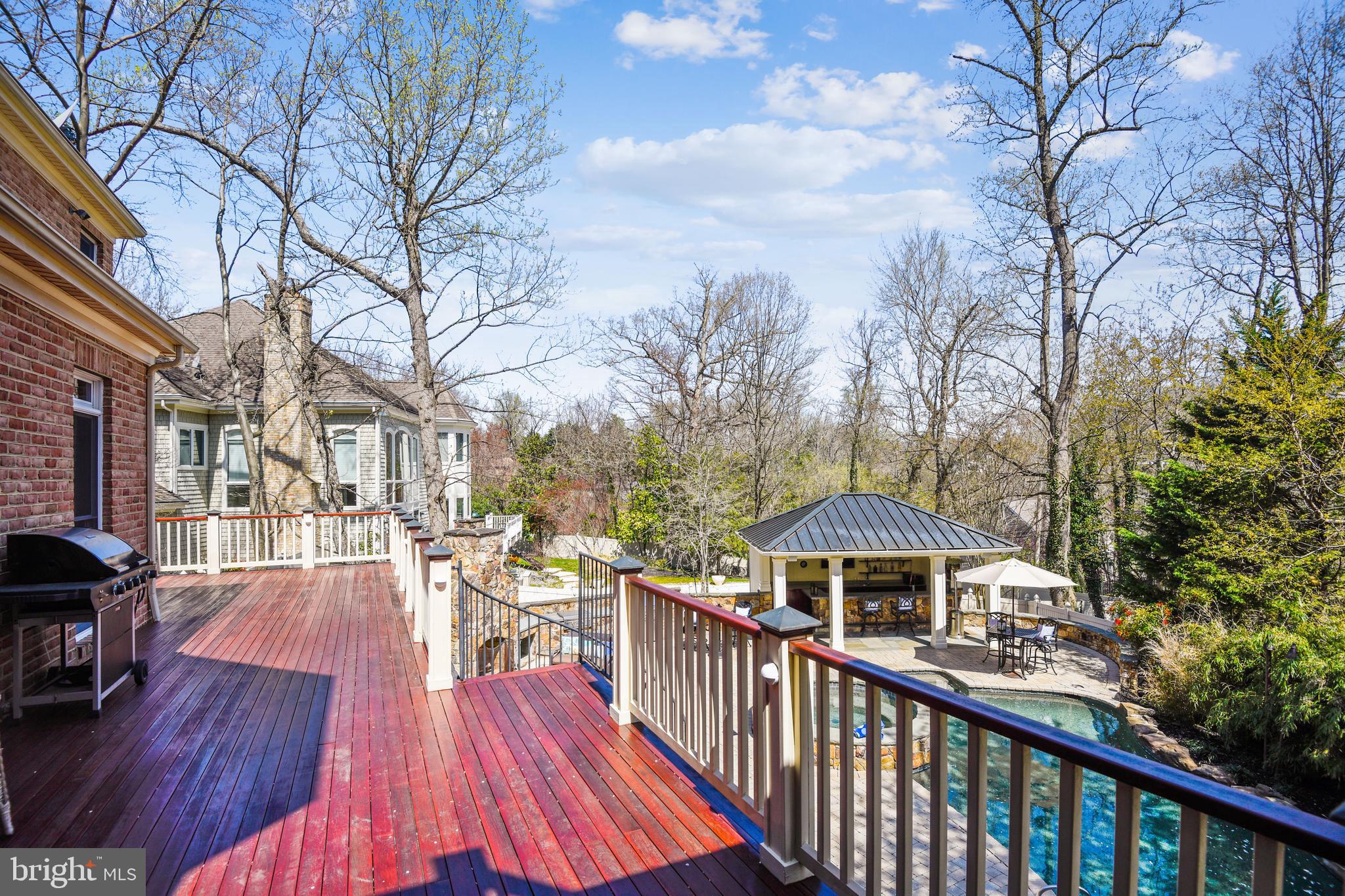 SANCTUARY AT SOUTH RIVER - Residential