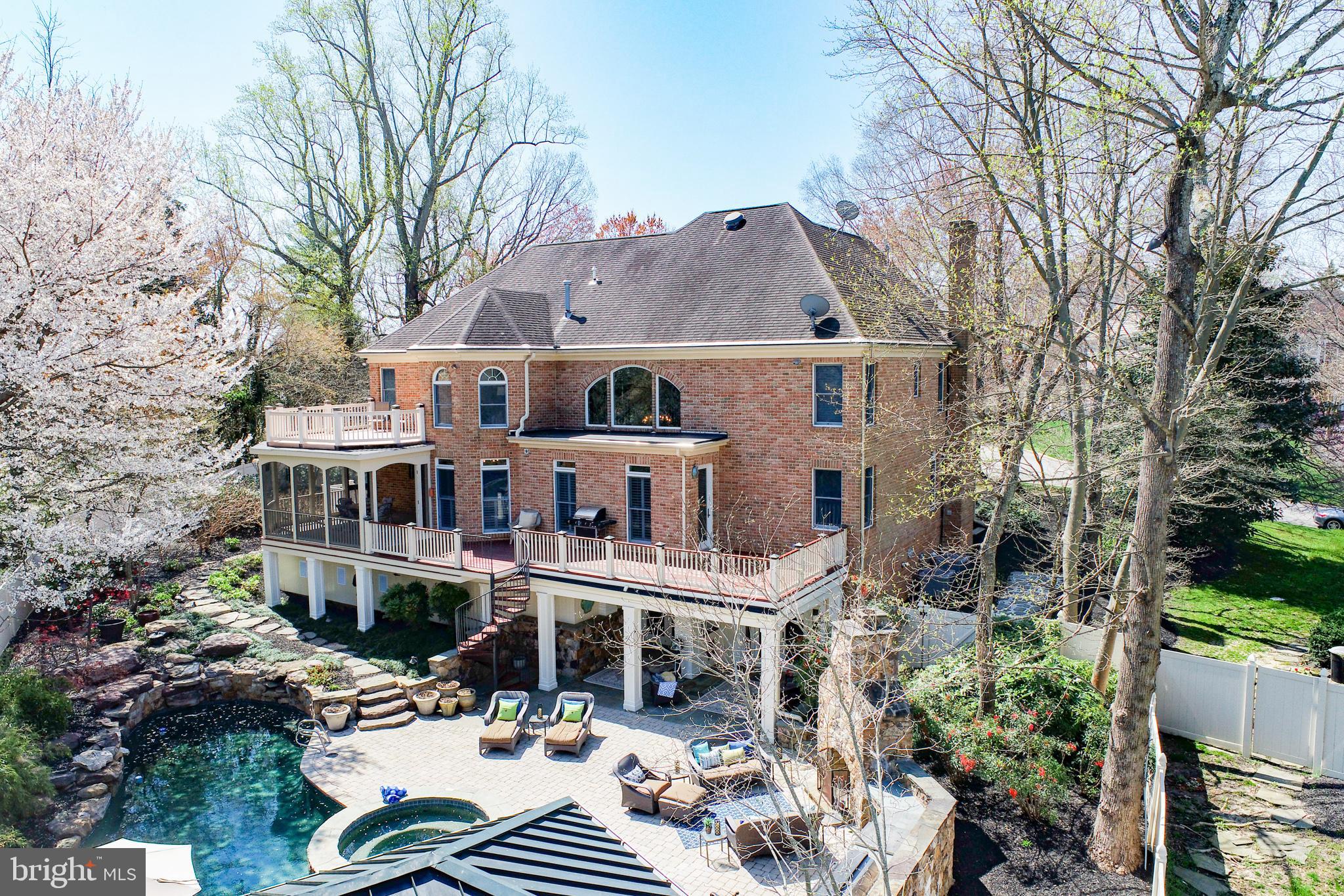 SANCTUARY AT SOUTH RIVER - Residential