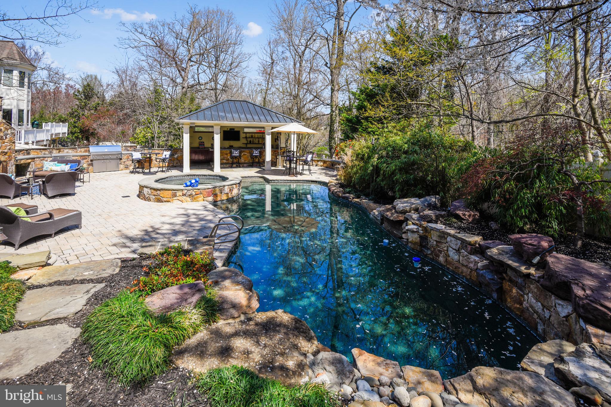 SANCTUARY AT SOUTH RIVER - Residential