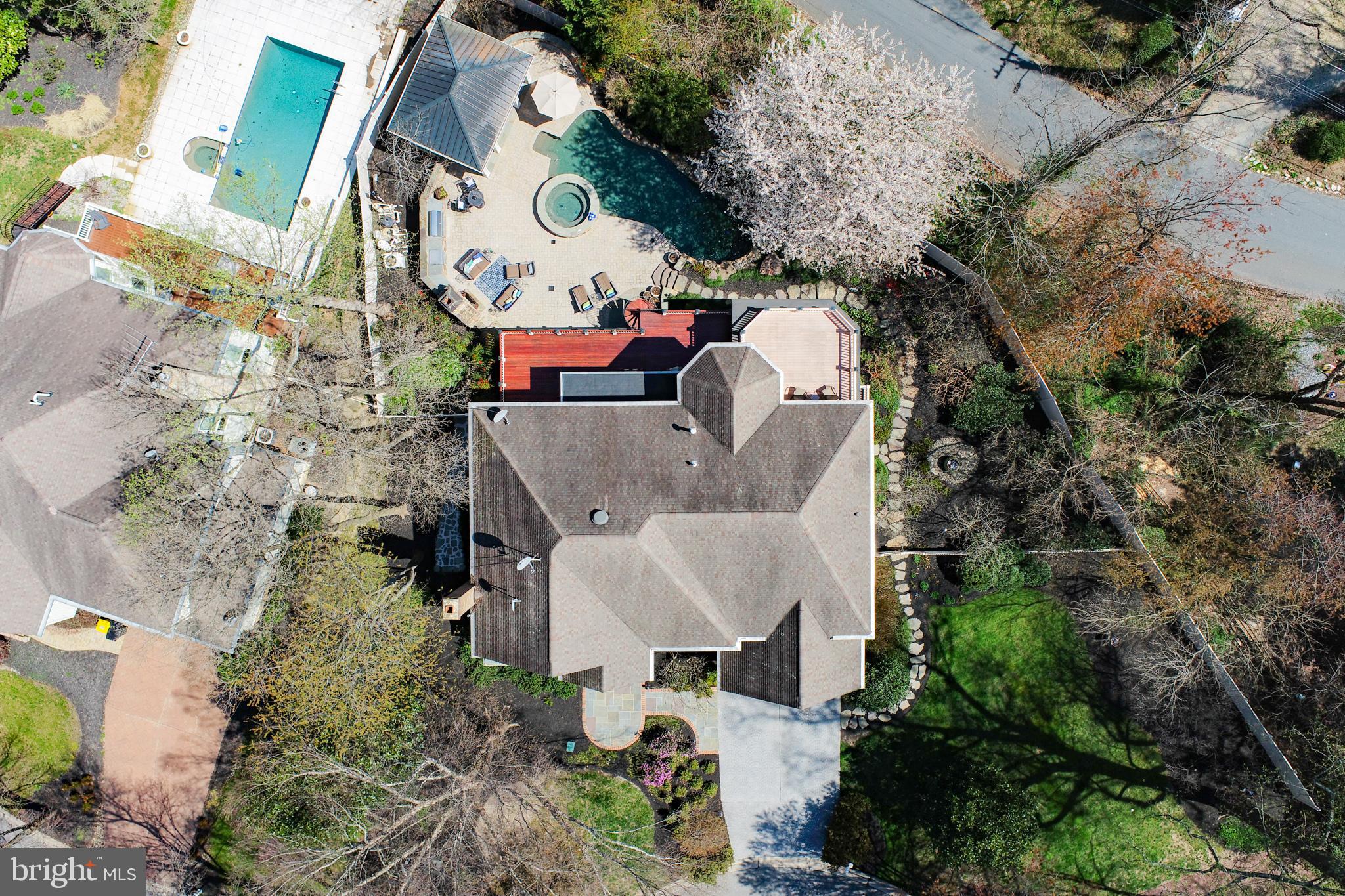 SANCTUARY AT SOUTH RIVER - Residential