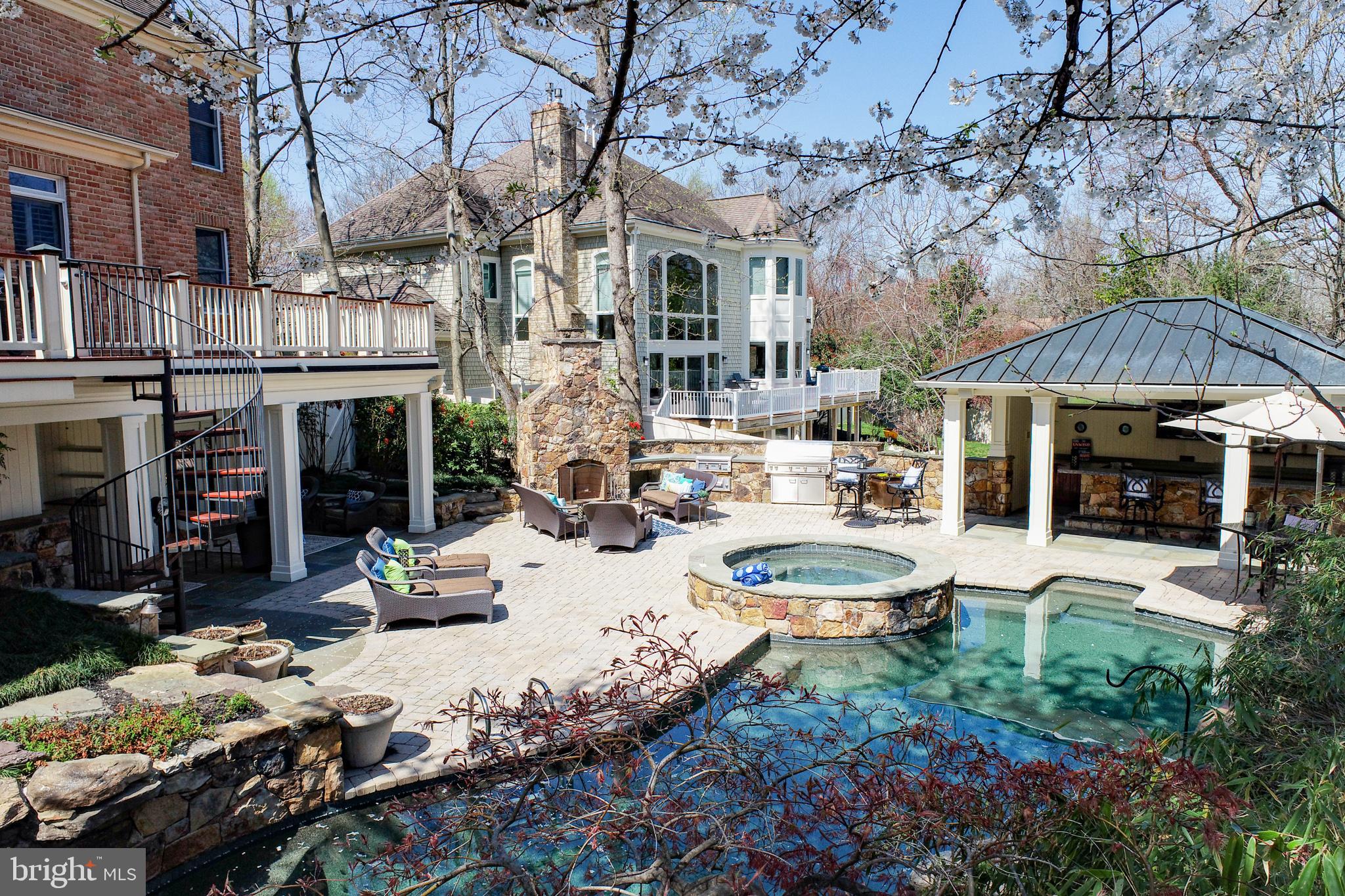 SANCTUARY AT SOUTH RIVER - Residential