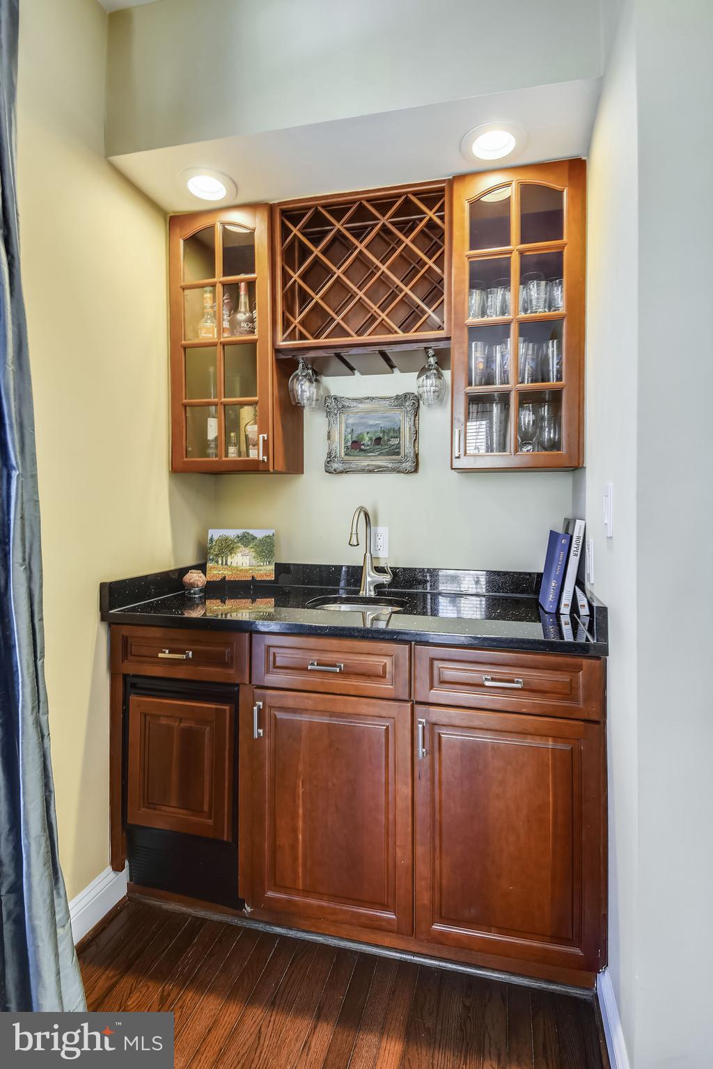 SANCTUARY AT SOUTH RIVER - Residential