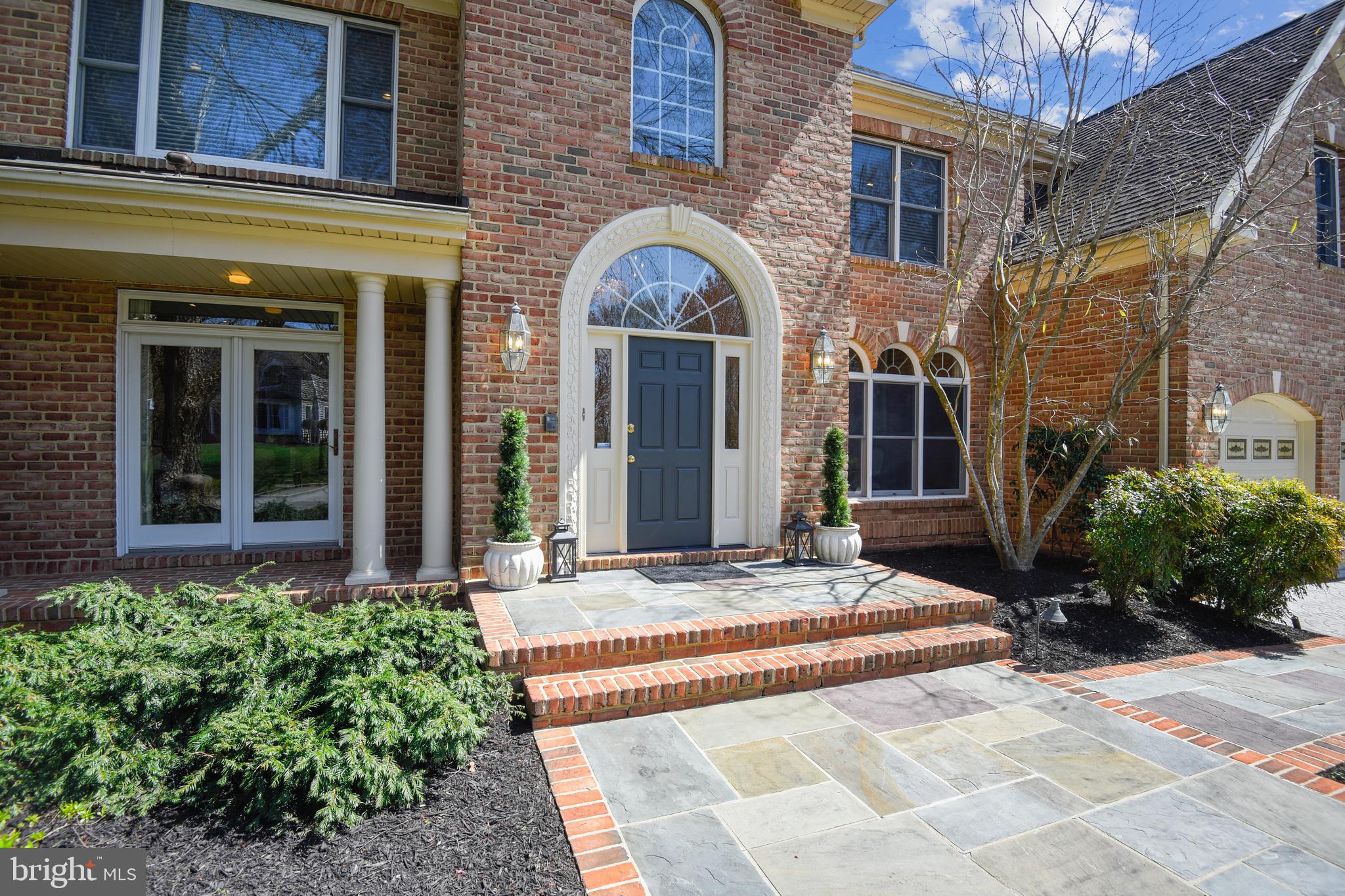 SANCTUARY AT SOUTH RIVER - Residential