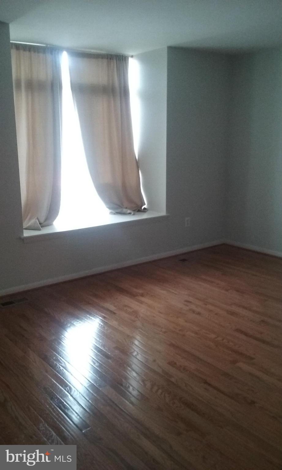 SOUTHAMPTON - Residential Lease