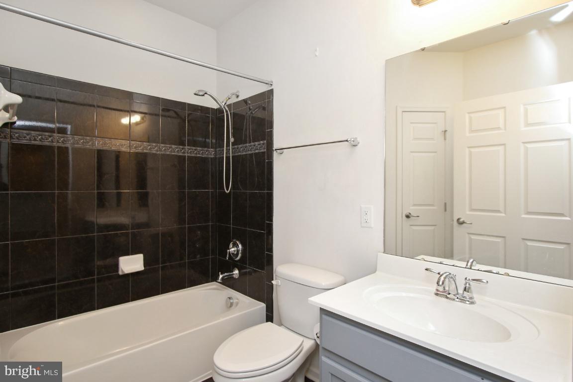 STONEY RUN VILLAGE - Residential Lease