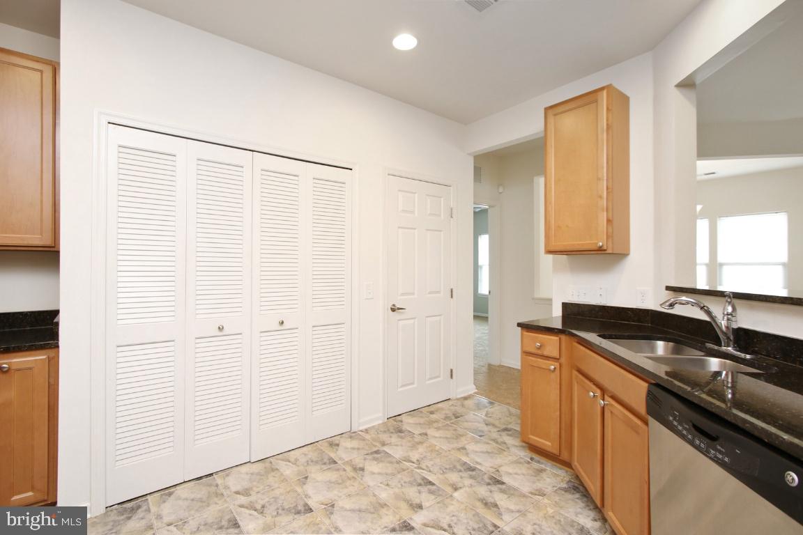 STONEY RUN VILLAGE - Residential Lease