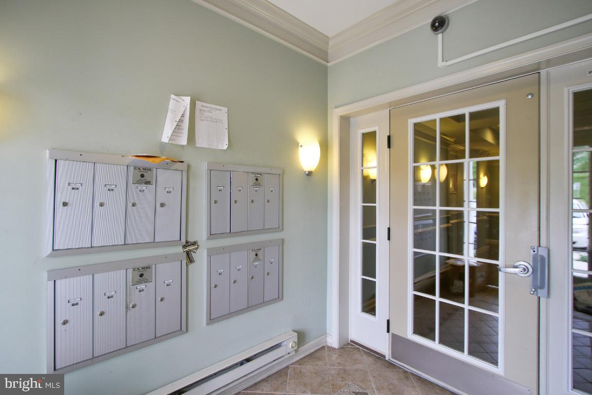 STONEY RUN VILLAGE - Residential Lease