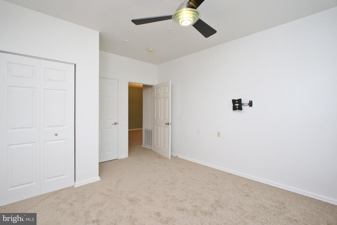 STONEY RUN VILLAGE - Residential Lease