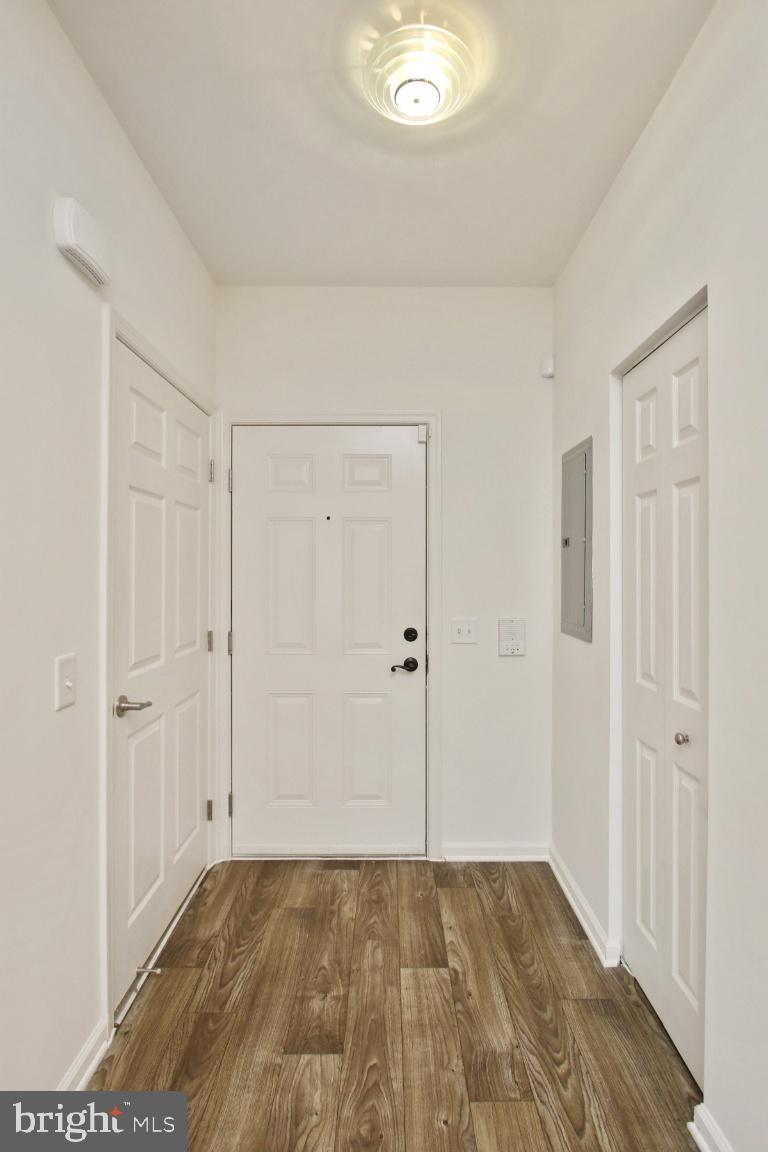 STONEY RUN VILLAGE - Residential Lease