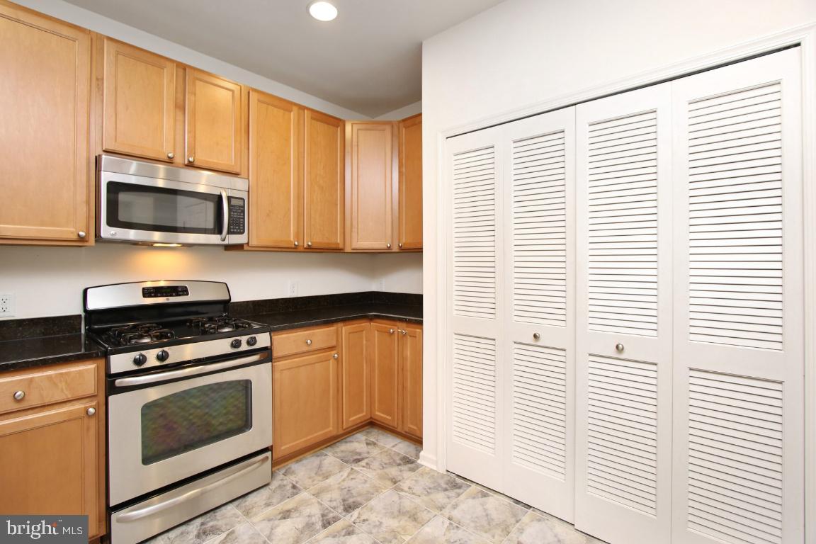 STONEY RUN VILLAGE - Residential Lease