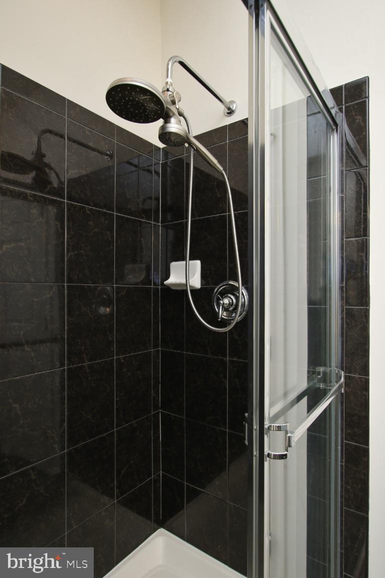 STONEY RUN VILLAGE - Residential Lease