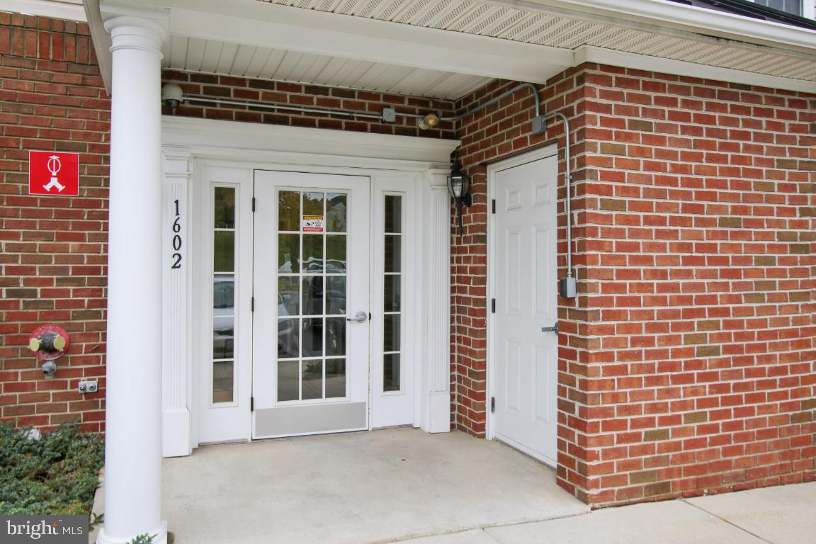 STONEY RUN VILLAGE - Residential Lease