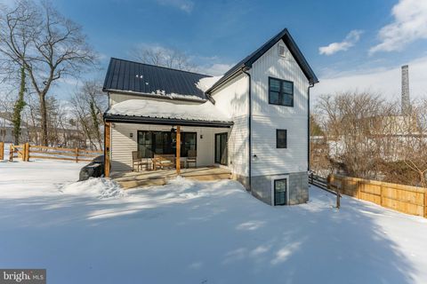 Tiny photo for 38 E 5th Avenue, COLLEGEVILLE, PA 19426 (MLS # PAMC2166290)