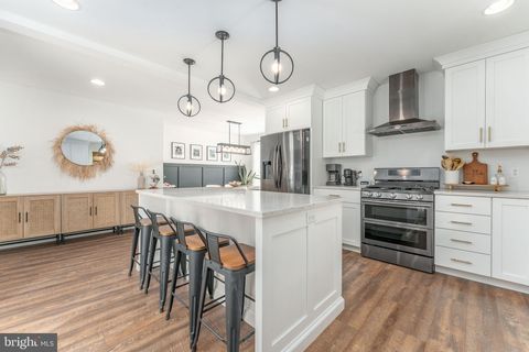 Tiny photo for 38 E 5th Avenue, COLLEGEVILLE, PA 19426 (MLS # PAMC2166290)