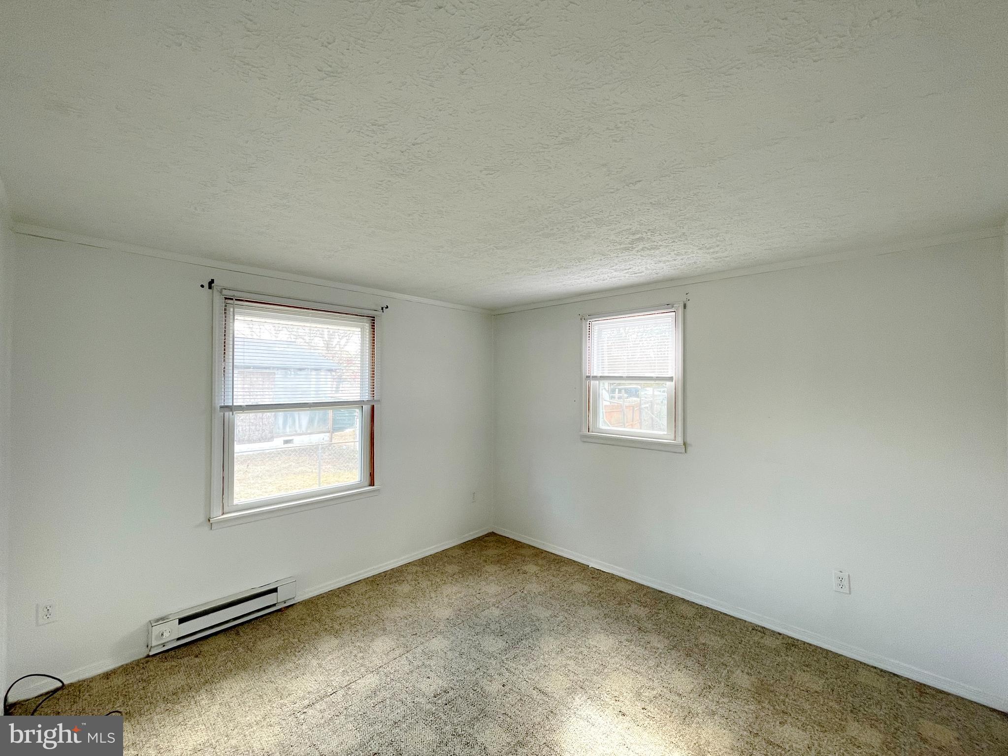 SOUTH HAMPTON - Residential Lease