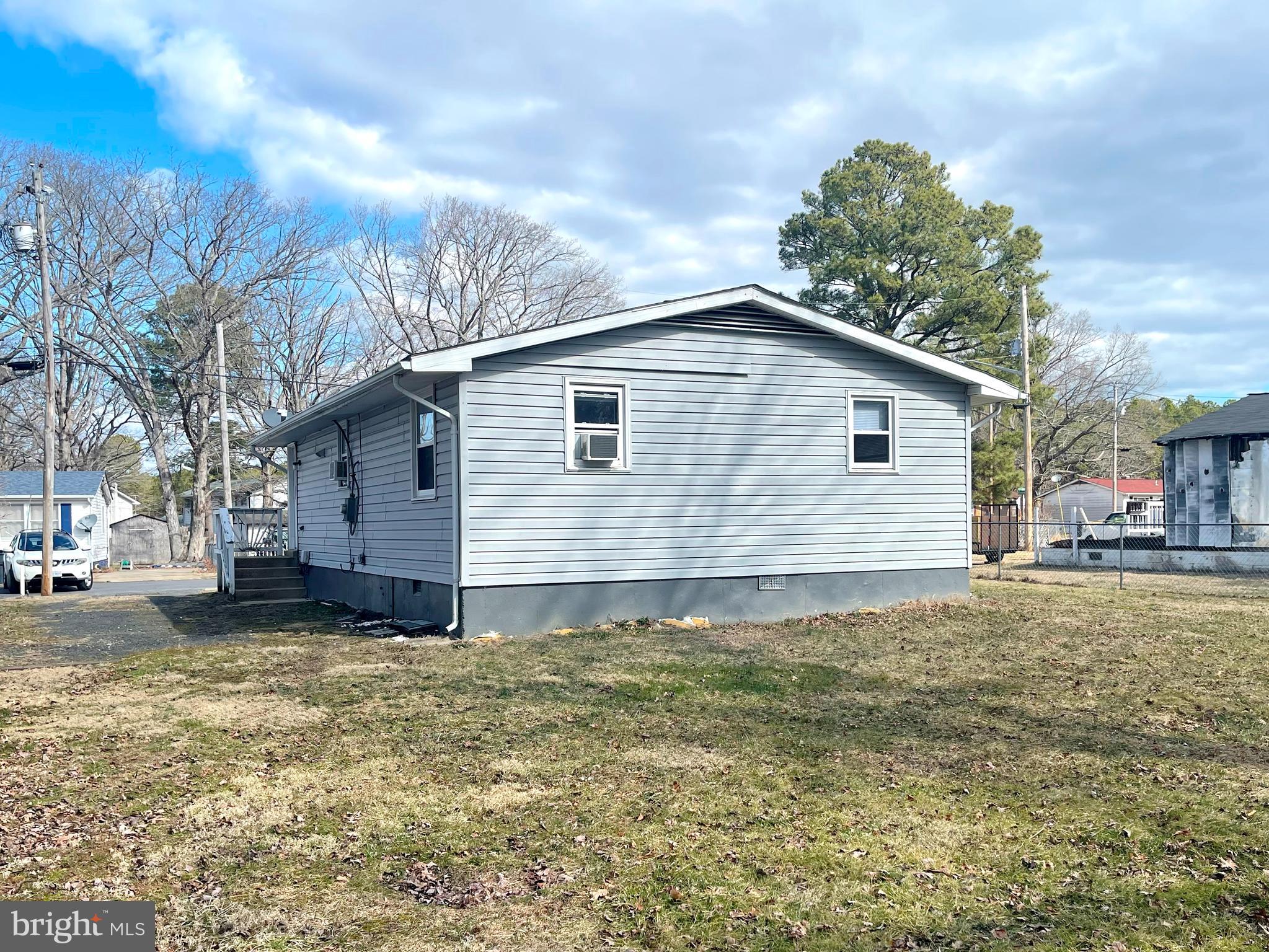 SOUTH HAMPTON - Residential Lease