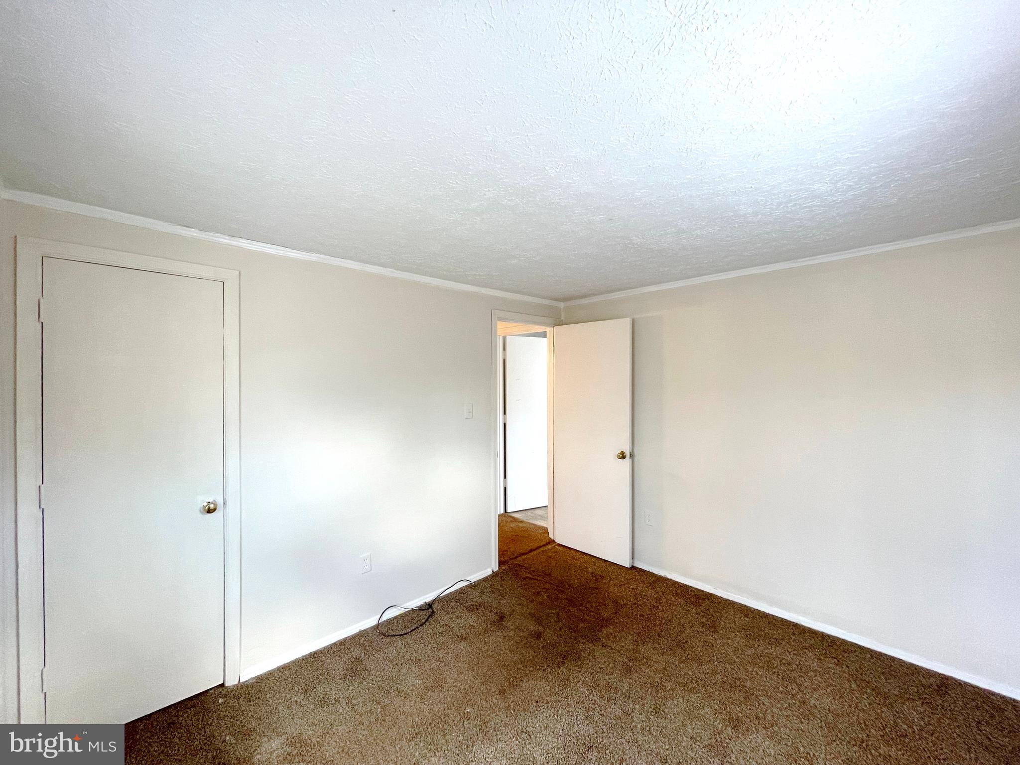 SOUTH HAMPTON - Residential Lease