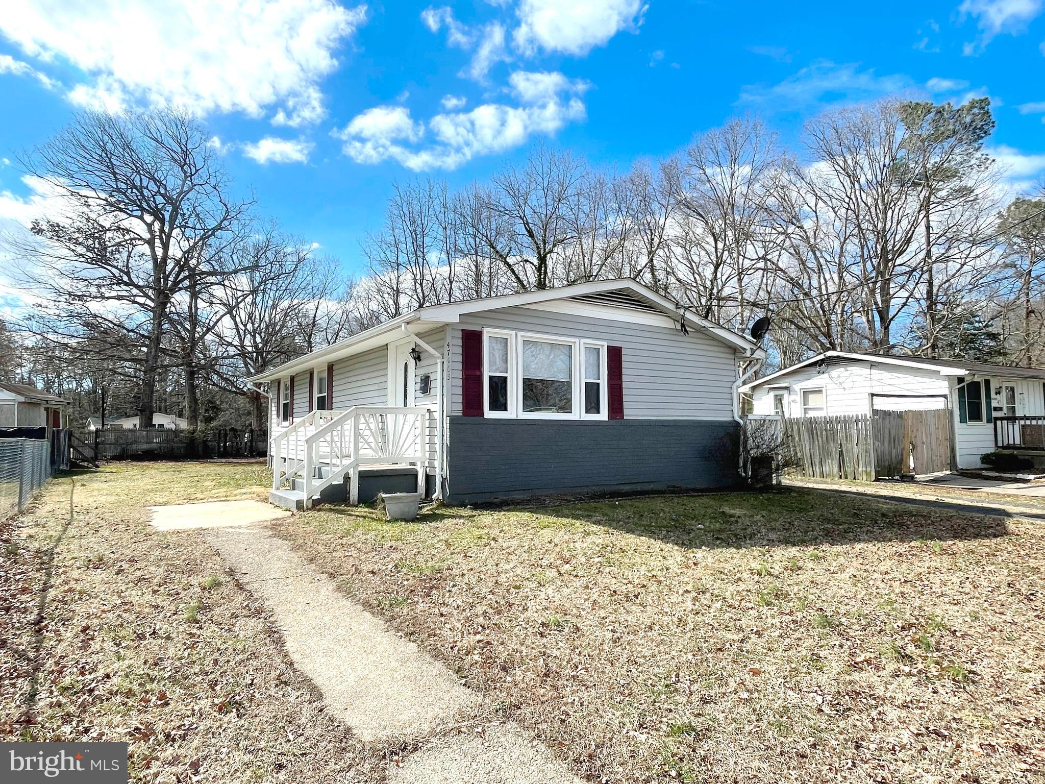 SOUTH HAMPTON - Residential Lease