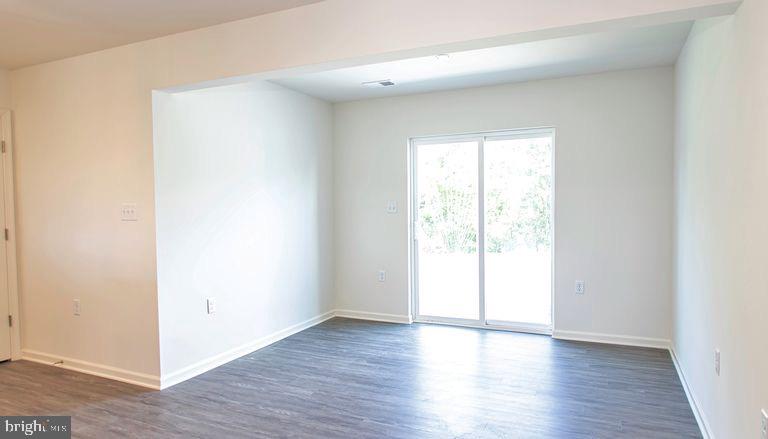 WHISPERING PINES - Residential