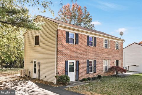 Photo of 602 Bernhard Avenue, MOUNT JOY, PA 17552 (MLS # PALA2079356)