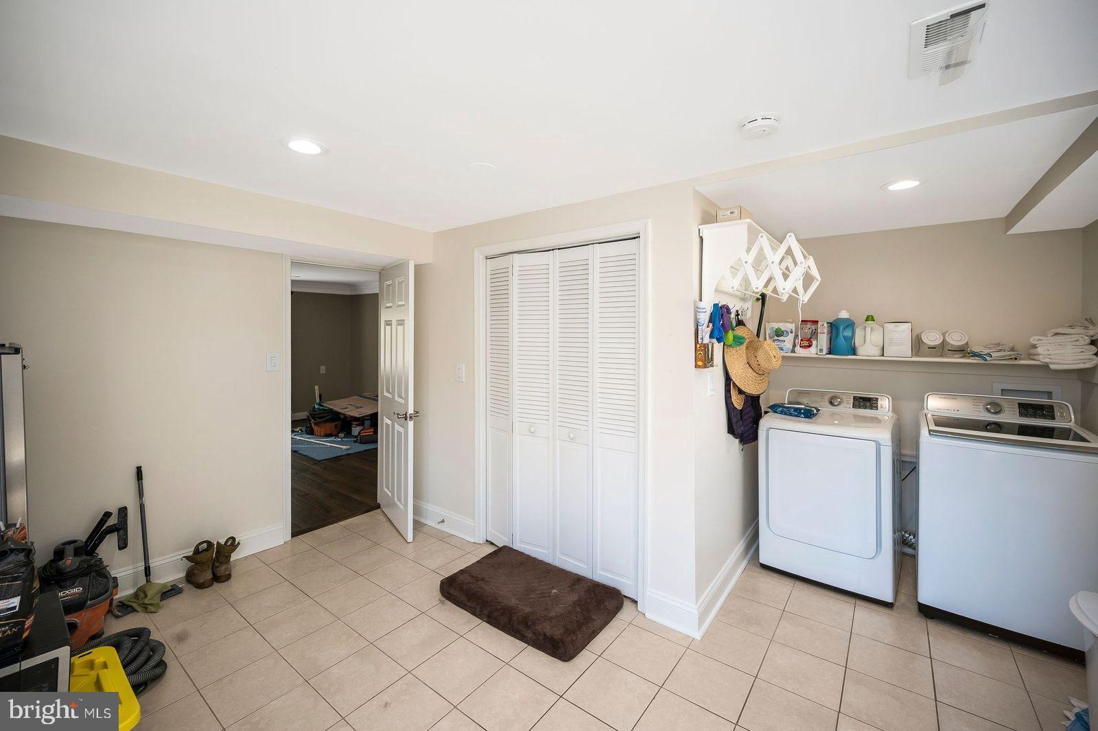 YORKSHIRE ACRES - Residential