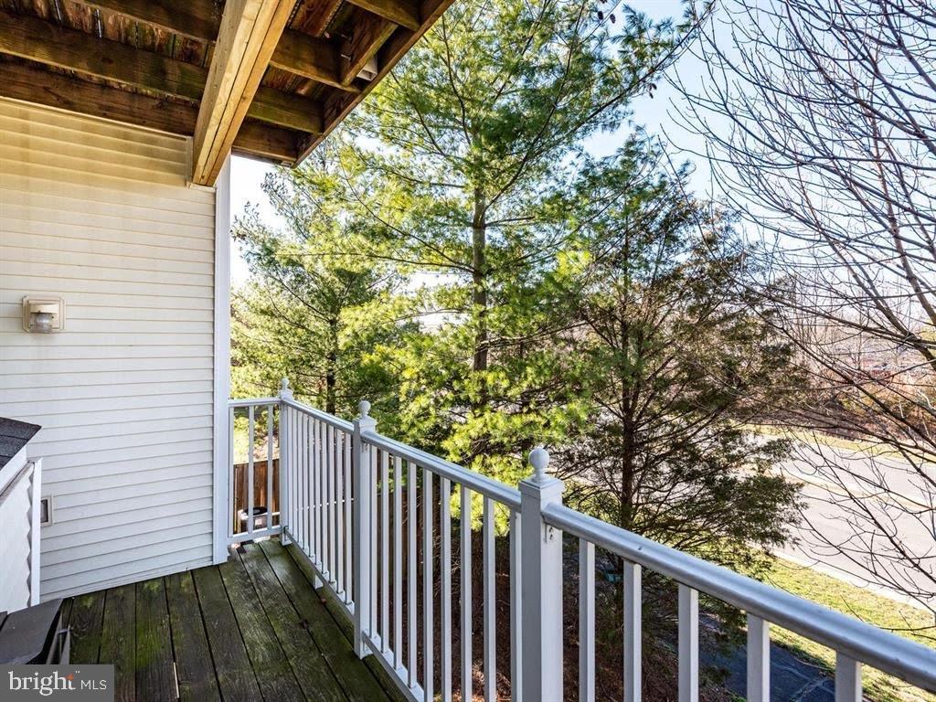 DOMINION STATION CONDOMINIUM - Residential Lease