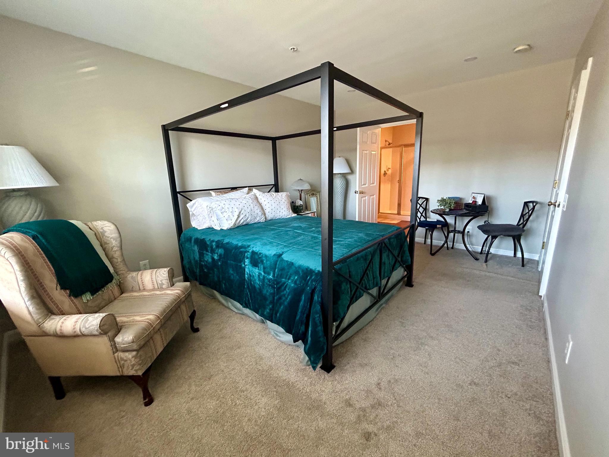 DOMINION STATION CONDOMINIUM - Residential Lease