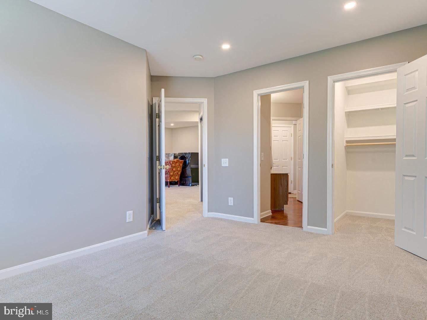 DOMINION STATION CONDOMINIUM - Residential Lease