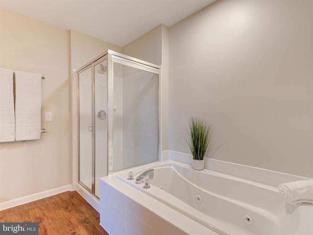 DOMINION STATION CONDOMINIUM - Residential Lease