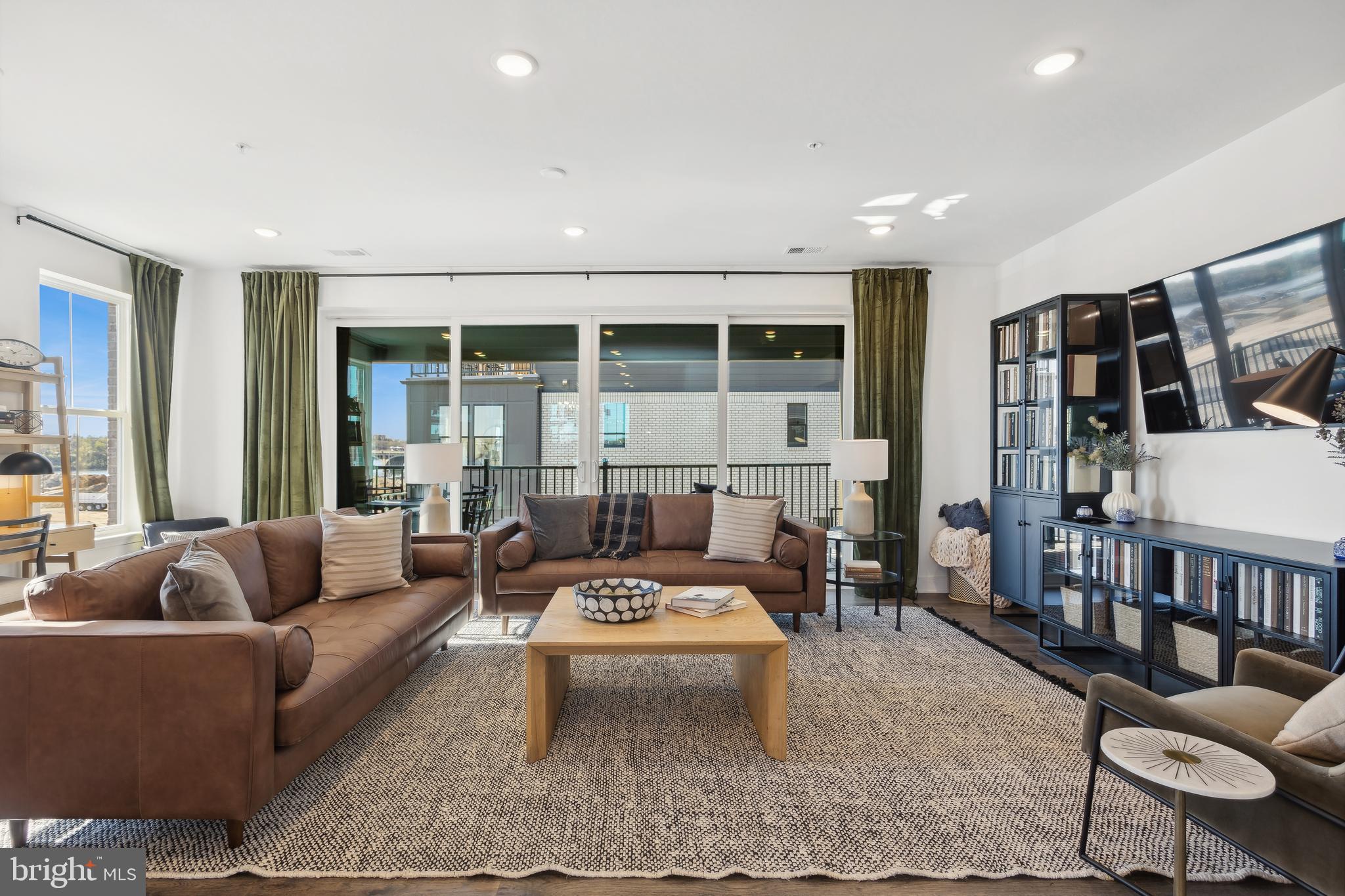 LOCKE LANDING - Residential