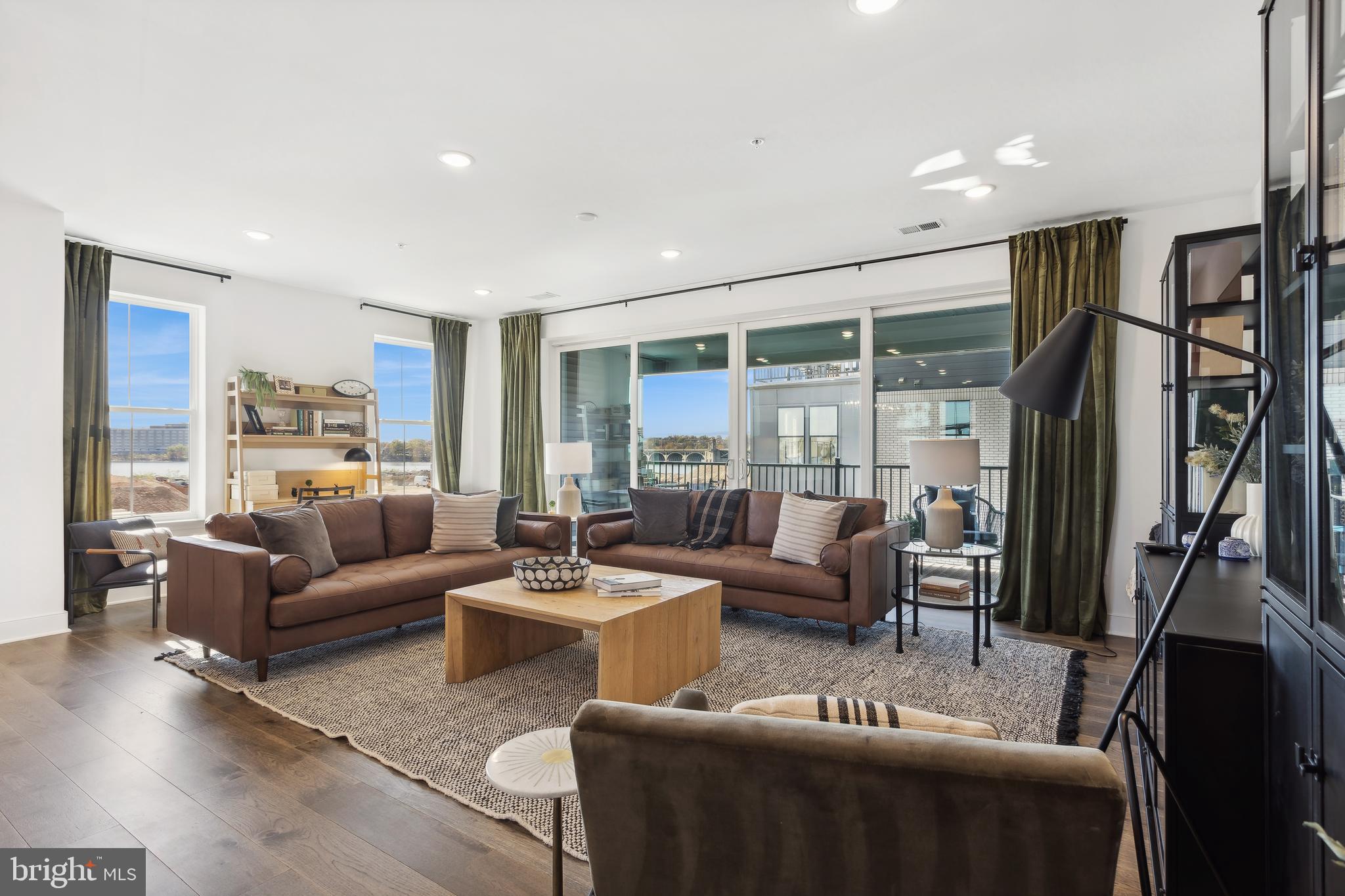 LOCKE LANDING - Residential