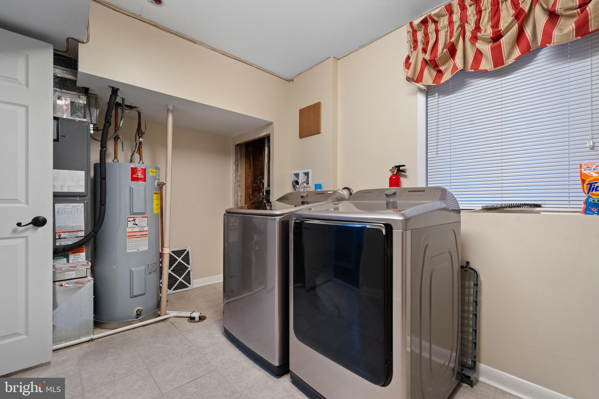 HUNTERS CREEK - Residential