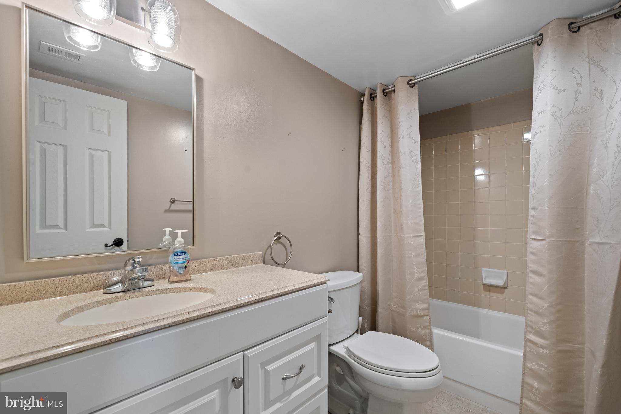 HUNTERS CREEK - Residential