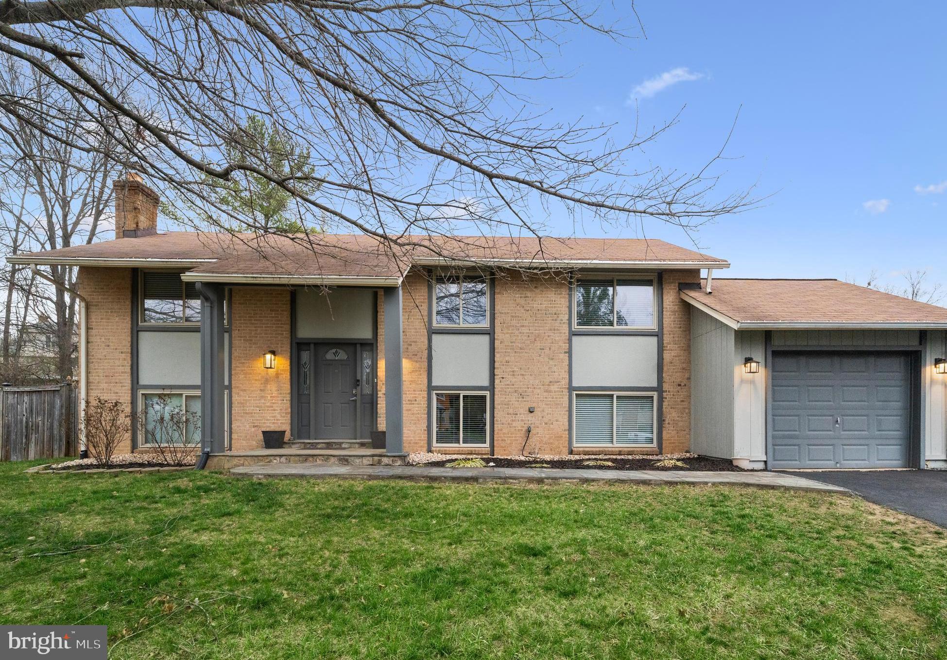 HUNTERS CREEK - Residential