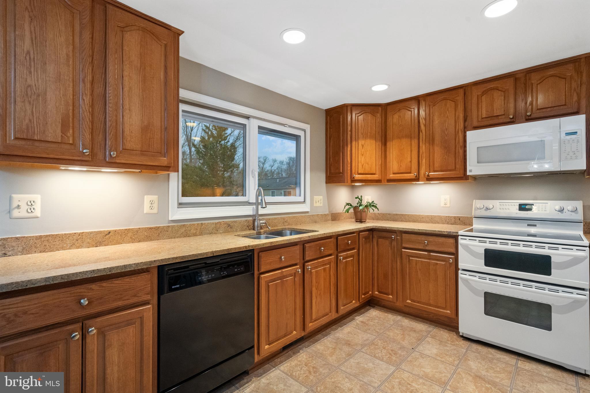 HUNTERS CREEK - Residential