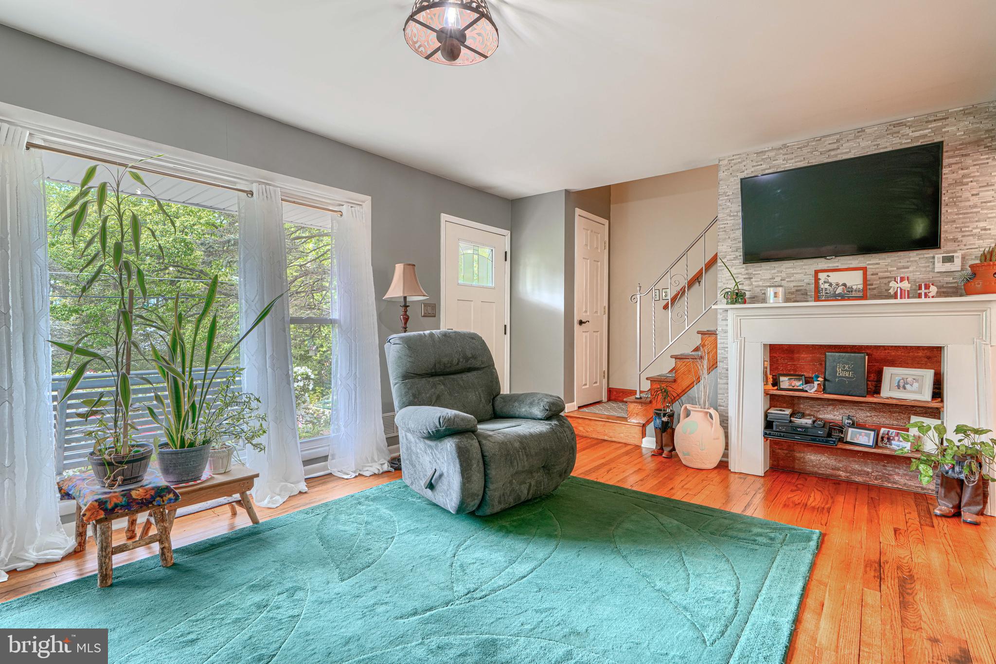 EDMUNDS HILL - Residential