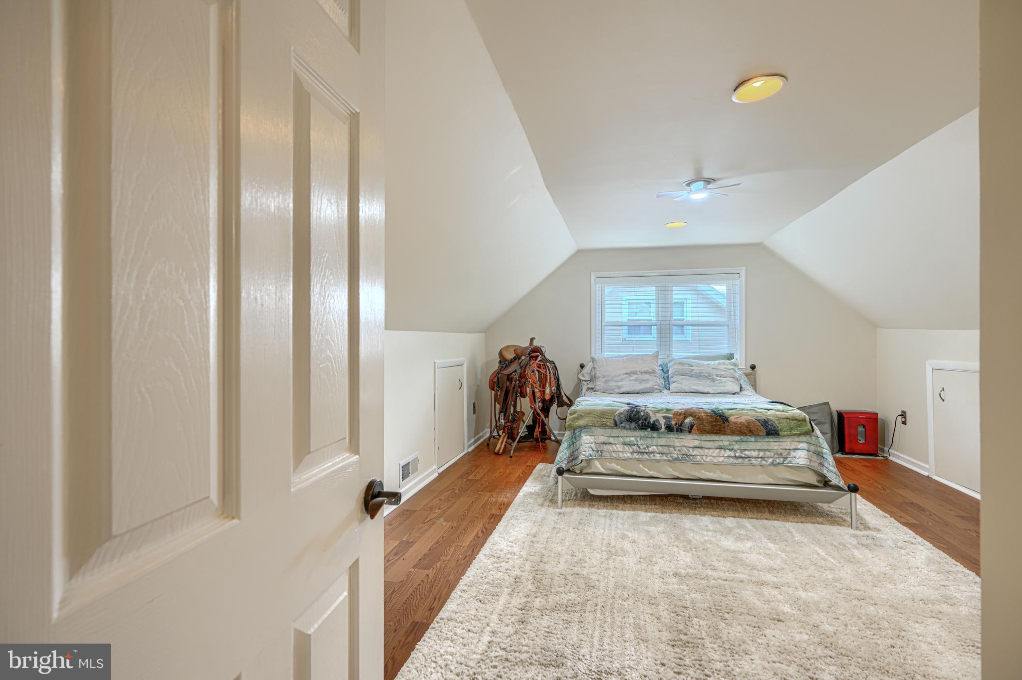 EDMUNDS HILL - Residential