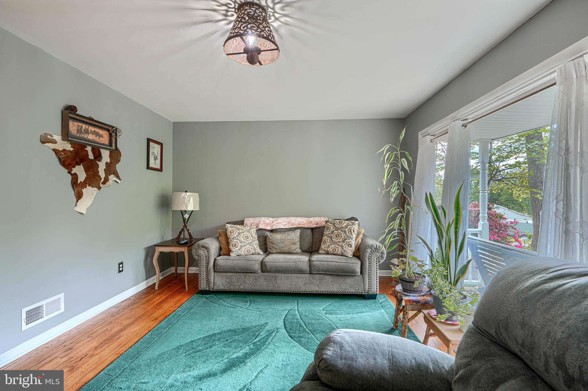 EDMUNDS HILL - Residential