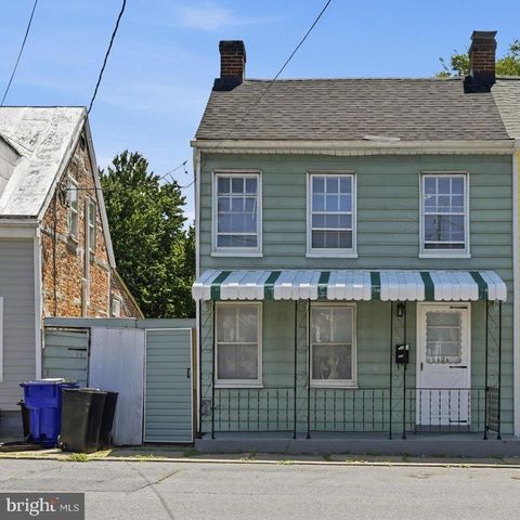 Townhouse For Rent - 424 N Bentz St<br/> FREDERICK, MD 21701