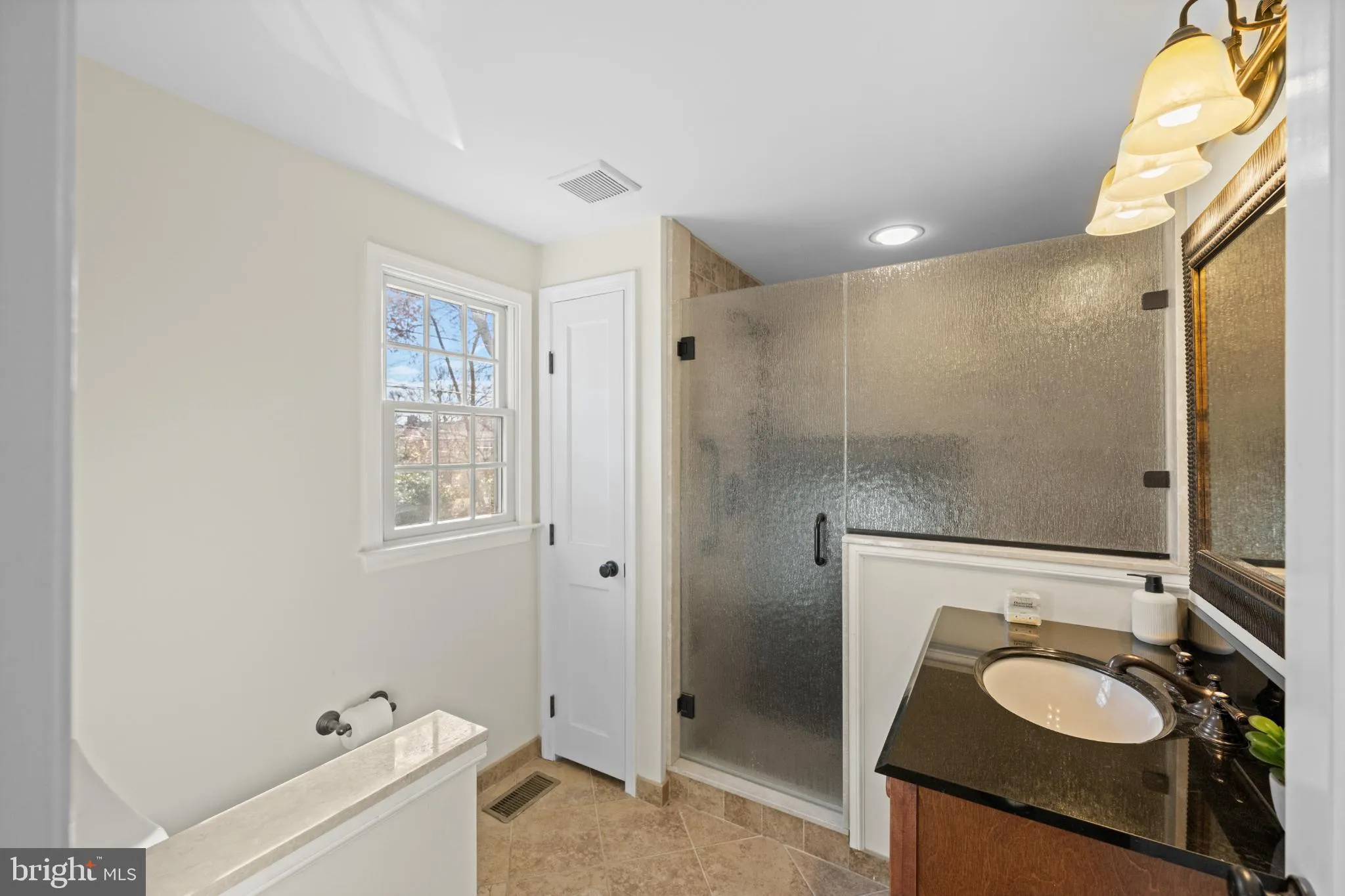 Ardmore, Pennsylvania 19003, United States, 4 Bedrooms Bedrooms, ,4 BathroomsBathrooms,Residential,Contingent,251056