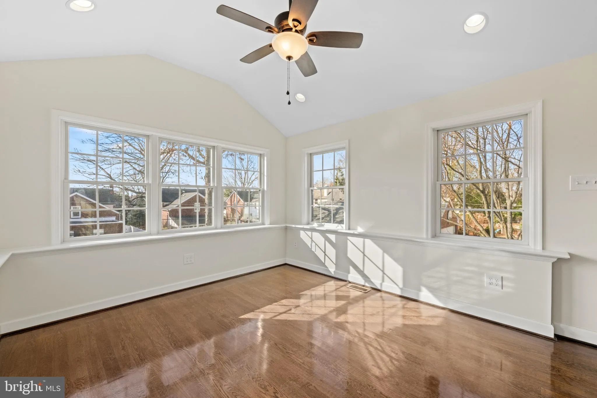 Ardmore, Pennsylvania 19003, United States, 4 Bedrooms Bedrooms, ,4 BathroomsBathrooms,Residential,Contingent,251056