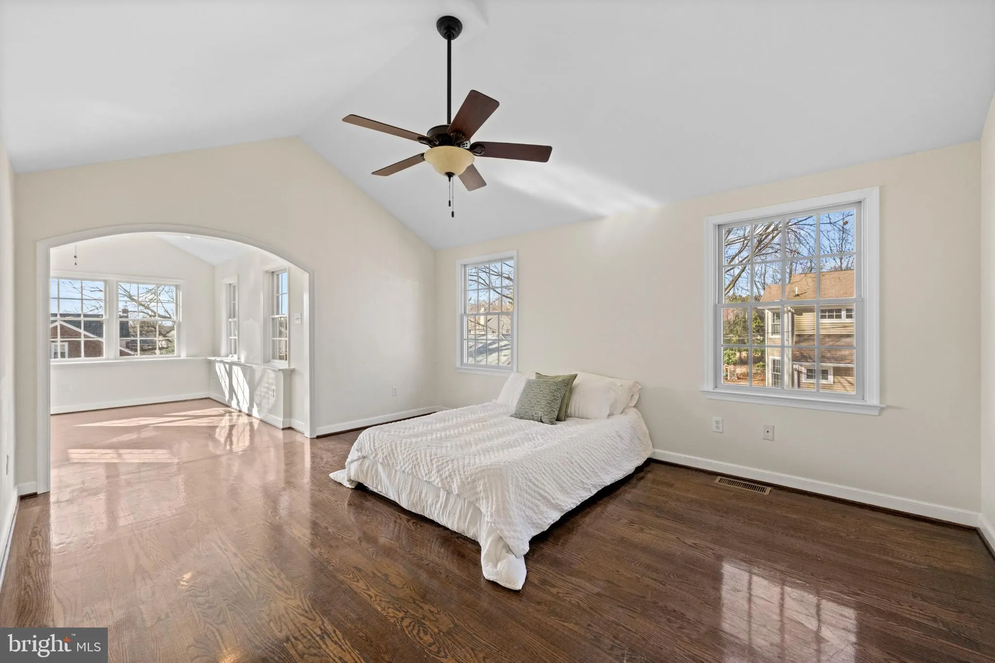 Ardmore, Pennsylvania 19003, United States, 4 Bedrooms Bedrooms, ,4 BathroomsBathrooms,Residential,Contingent,251056